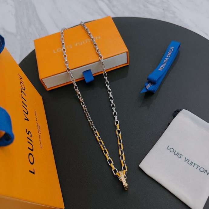 Picture of LV Necklace _SKULVnecklace06cly18012402